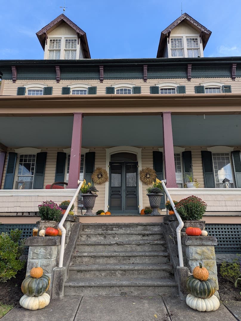 The Tea Trolley Historic House